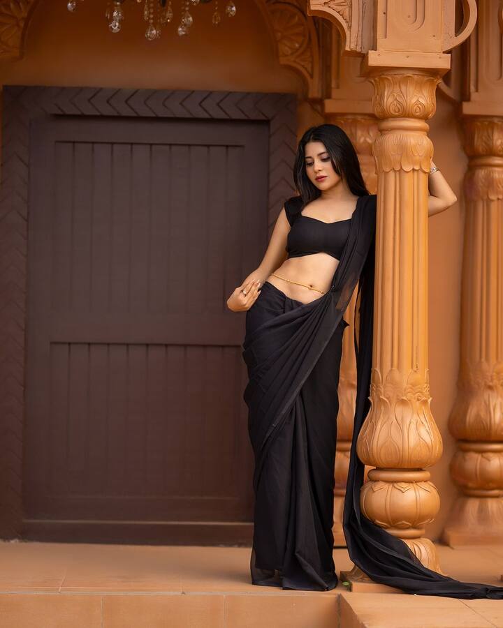 మంచి రేటింగ్స్ తో దూసుకుపోతున్న బ్రహ్మముడి సీరియల్ లో రాజ్ - కావ్య గా నటిస్తోన్న మానస్ - దీపిక రంగరాజుకి ఎంత ఫాలోయింగ్ ఉందో... స్వప్నగా నటిస్తోన్న హమీదాకు అంతే ఫాలోయింగ్ ఉంది..