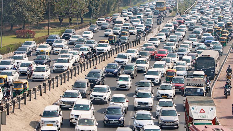 Patna Traffic Advisory Route Will Be Change in Durga Puja from 9th October to 12th October Patna Traffic Advisory: पटना में दुर्गा पूजा पर 4 दिन के लिए बदल रहा ट्रैफिक रूट, कहां होगी पार्किंग? किधर रास्ते बंद? जानें