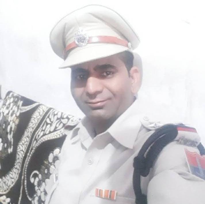 भरतपुर में फर्जी पुलिस अधिकारी पकड़ाया, सरकारी नौकरी के नाम पर लोगों को लगाया लाखों का चूना