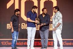 Vijay Sethupathi Gifts BMW Car :மகாராஜா 100-வது நாள் இயக்குநர் நிதிலனுக்கு  BMW கார் பரிசு  விஜய் சேதுபதி வழங்கினார்