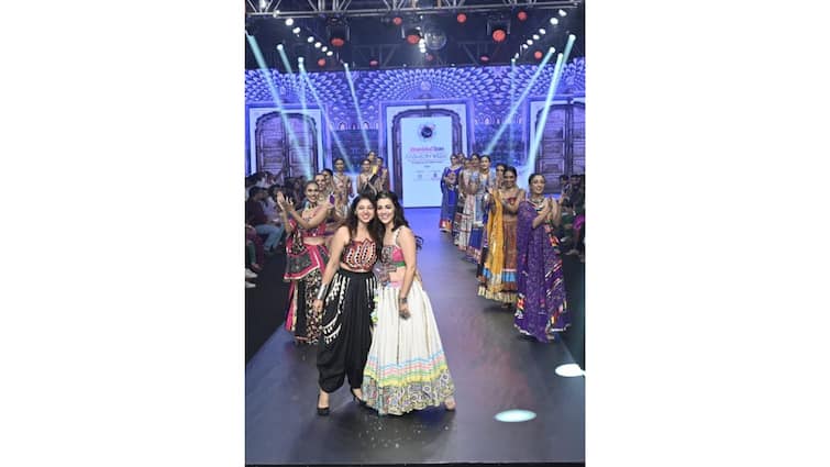 Khushbu Pathak Ruparels Titli Designer Studio Launches Stunning Navratri Collection Satarangi ખુશ્બુ પાઠક રૂપારેલના તિતલી ડિઝાઇનર સ્ટુડિયોએ અદભૂત નવરાત્રિ કલેક્શન-'સતરંગી' લોન્ચ કર્યું
