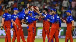 IPL 2025: इन 3 खिलाड़ियों को रिलीज कर सकती है RCB, दो खूंखार बल्लेबाजों का भी होगा पत्ता साफ!