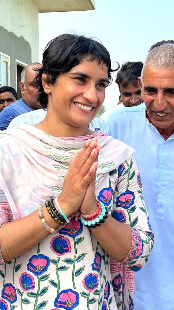 विनेश फोगाट आघाडीवर की पिछाडीवर ?