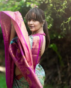 Anasuya Bharadwaj: అనసూయ వయసు 20 ఏళ్ళు తగ్గినట్టు లేదూ - బేబీ హెయిర్ కట్‌తో శారీ కట్టిన అందాల భామ