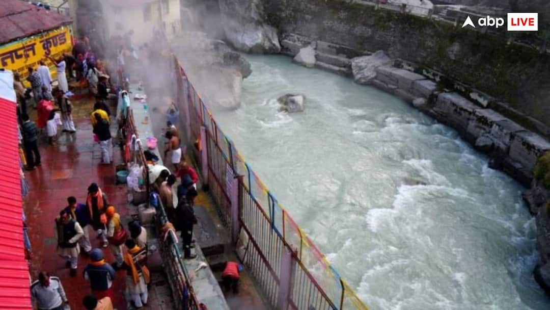 बर्फीली जगह होने के बाद भी बद्रीनाथ के तप्तकुंड में आखिर कैसे गर्म रहता है पानी? Despite being a snowy place how does the water in Badrinath Taptakund remain warm बर्फीली जगह होने के बाद भी बद्रीनाथ के तप्तकुंड में आखिर कैसे गर्म रहता है पानी?