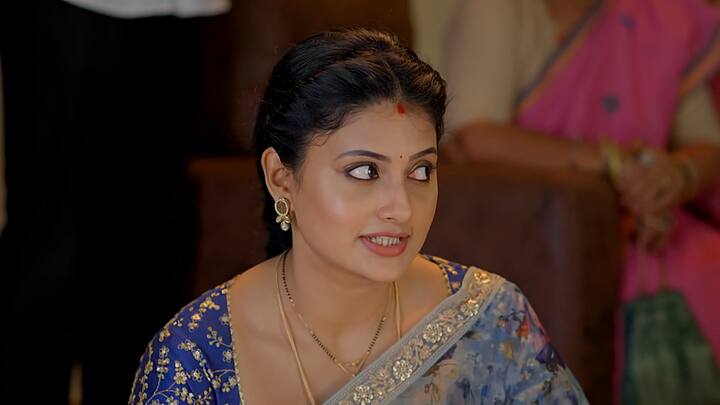 త్వరలోనే వారసుడు వస్తాడు..తాతయ్య మీసాలతో ఉయ్యాల ఊగుతాడు అంటూ సత్య షాక్ ఇస్తుంది. మహదేవయ్యకి మాత్రమే సత్య మాటలు అర్థమవుతాయి. ఈ తాత మామూలోడు కాదు..ఆట ఆడేందుకు అయినా ఆడించేందుకు అయినా అని రిప్లై ఇస్తాడు మహదేవయ్య..