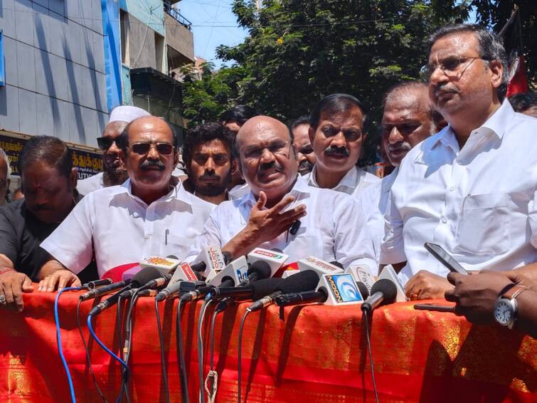Udhayanidhi Stalin's T-shirt issue - AIADMK Jayakumar questioned உதயநிதி ஸ்டாலின் டி - சர்ட் அணிந்து செல்வது அரை வேக்காடு தனத்தை காட்டுகிறது - ஜெயக்குமார்