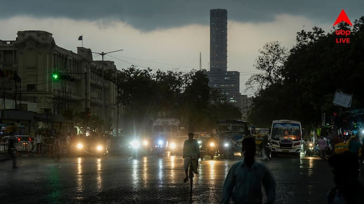 Weather Updates: পুজোতে ঠাকুর দেখায় তেমন বিঘ্ন ঘটাবে না বৃষ্টি? পুজোর কদিন রাজ্যে ভারী বৃষ্টির সম্ভাবনা নেই? কী জানাল আলিপুর আবহাওয়া দফতর?