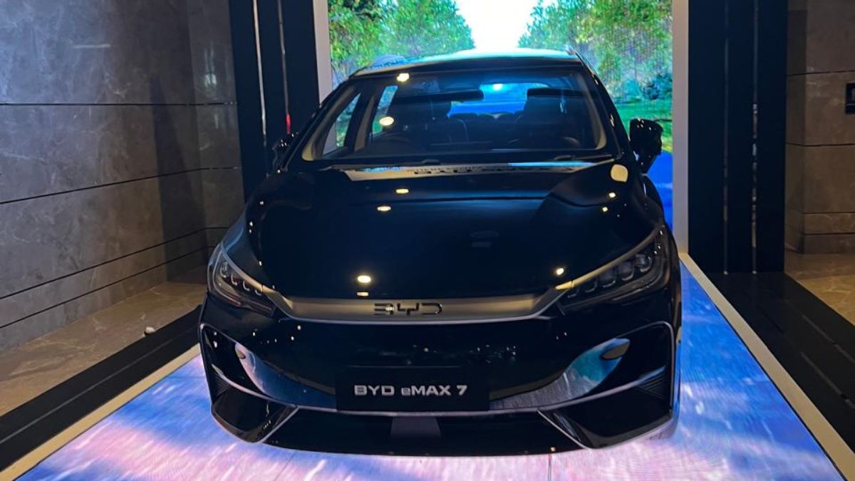 BYD eMax 7 Electric MPV Review: Better Value Than Ever?