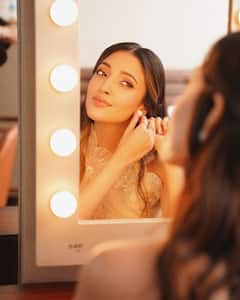 Neha Shetty : నేహా శెట్టి దుబాయ్ లుక్ చూశారా? రాధిక ఎక్కడున్నా హాటే గురూ