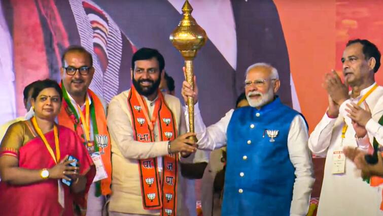 After Haryana Hat-trick, BJP's Nayab Singh Saini Lands in Delhi, To Meet Party's Top Brass After Haryana Hat-trick, BJP's Nayab Singh Saini Lands in Delhi; Oath Taking Likely On Dashami