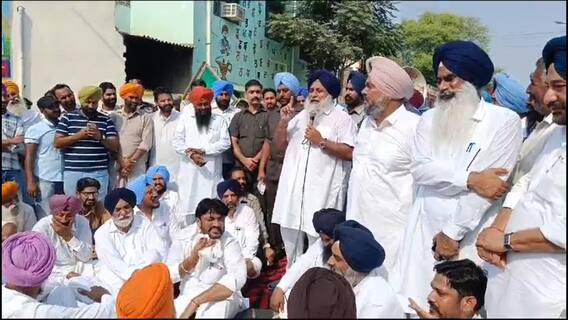 Punjab News: ਧੱਕੇਸ਼ਾਹੀ ਨਾਲ ਕਦੇ ਲੋਕਾਂ ਦੇ ਦਿਲ ਨਹੀਂ ਜਿੱਤੇ ਜਾਂਦੇ, ਜ਼ਿਮਨੀ ਚੋਣਾਂ 'ਚ ਦੇਖਿਓ ਕਿਵੇਂ ਜ਼ਮਾਨਤ ਜ਼ਬਤ ਹੁੰਦੀ-ਸੁਖਬੀਰ ਬਾਦਲ Punjab News: ਧੱਕੇਸ਼ਾਹੀ ਨਾਲ ਕਦੇ ਲੋਕਾਂ ਦੇ ਦਿਲ ਨਹੀਂ ਜਿੱਤੇ ਜਾਂਦੇ, ਜ਼ਿਮਨੀ ਚੋਣਾਂ 'ਚ ਦੇਖਿਓ ਕਿਵੇਂ ਜ਼ਮਾਨਤ ਜ਼ਬਤ ਹੁੰਦੀ-ਸੁਖਬੀਰ ਬਾਦਲ