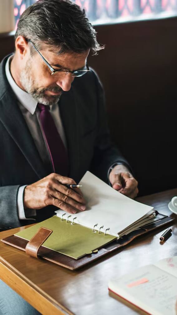 क्या वकीलों को नहीं देना पड़ता है इनकम टैक्स?