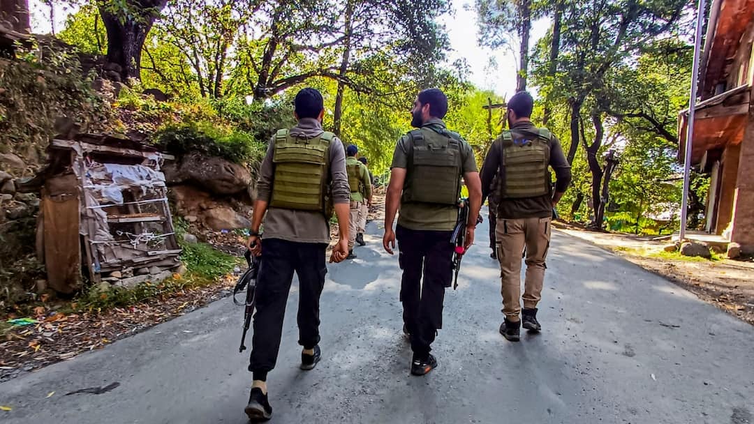 jammu kashmir terrorists kidnapped territorial army jawan from anantnag kokernag shangus आतंकियों ने भारतीय सेना के जवान की अपहरण के बाद की हत्या, जंगल में गोलियों से छलनी शव मिला