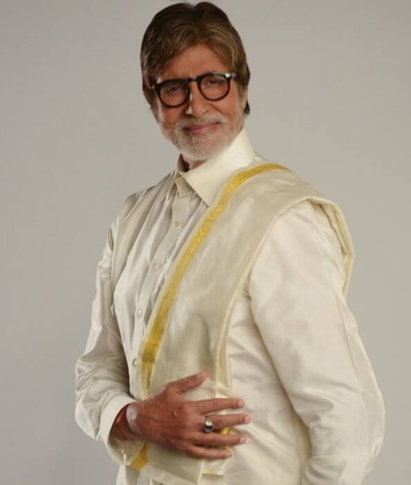 इतना ही नहीं, उन्होंने उसी गली में कुल तीन घर खरीदे. वह अब 82 साल के हैं और अभी भी दिन में 10 घंटे काम करते हैं.