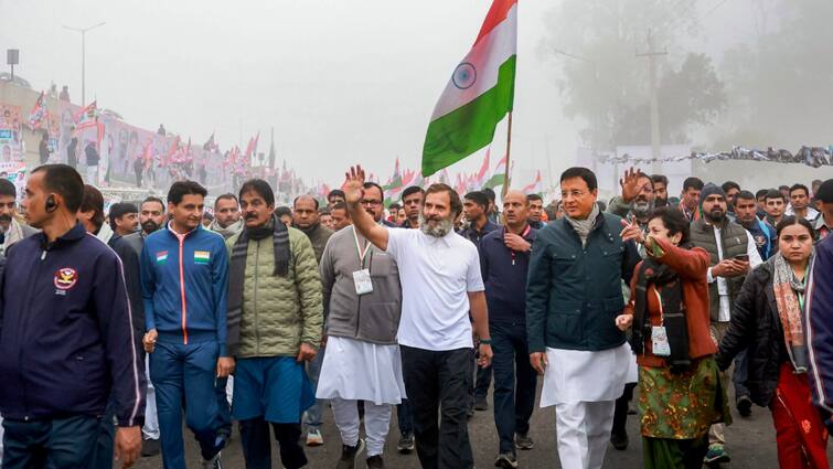 congress-in-cwc-dopted-two-resolutions-organizational-revamping-program-save-constitution-pad-yatra Congress: આ તારીખથી કોંગ્રેસ શરુ કરશે 'સંવિધાન બચાવો પદ યાત્રા', એક વર્ષ સુધી ચાલશે કાર્યક્રમ