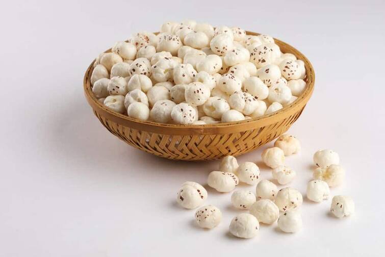 Makhana benefits: ਮਰਦਾਂ ਦੀ ਸਿਹਤ ਲਈ ਕਿੰਨੇ ਫਾਇਦੇਮੰਦ ਹਨ ਮਖਾਣੇ, ਰੋਜ਼ਾਨਾ ਇਕ ਮੁੱਠੀ ਸੇਵਨ ਨਾਲ ਹੀ ਨਜ਼ਰ ਆਵੇਗਾ ਅਸਰ