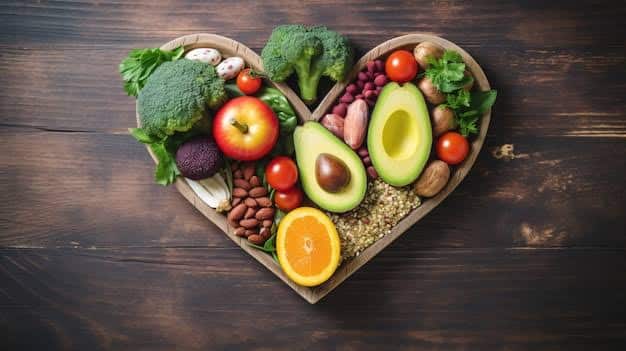 Heart patients have many diet options to improve their health. Heart patients should have vegetables and fruits on their plate. Along with this, whole grains and healthy proteins should also be eaten along with them.