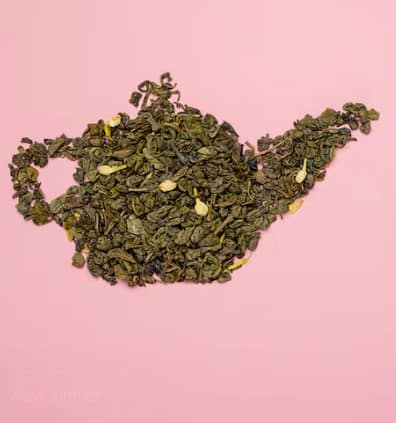 ਜੀ ਹਾਂ, ਇਸ ਵਿਚ ਲੋਹੇ ਦਾ ਪਾਊਡਰ, ਸੁੱਕਾ ਗੋਬਰ, ਲੱਕੜ ਦਾ ਬਰਾ ਅਤੇ ਰੰਗ ਵਰਗੀਆਂ ਚੀਜ਼ਾਂ ਮਿਲਾਈਆਂ ਜਾਂਦੀਆਂ ਹਨ, ਜਿਸ ਨਾਲ ਸਰੀਰ ਹੌਲੀ-ਹੌਲੀ ਬਿਮਾਰੀਆਂ ਦੇ ਨਾਲ ਘਿਰ ਜਾਂਦਾ ਹੈ।