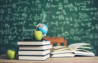 Education : शाळांमध्ये चित्रपट, नाटक, लघुपट दाखवणार ,शिक्षण विभागाकडून धोरण निश्चित