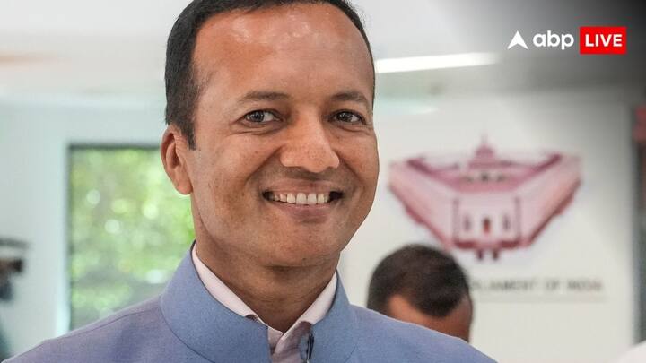 नवीन जिंदल ने कहा कि उनकी मां को हिसार की जनता ने खूब आशीर्वाद दिया है और उनके लिए चुनाव भी हिसार की जनता ने ही लड़ा है. वह हिसार के हित में काम करना चाहती हैं और उनका उद्देश्य राजनीति में जाकर लोगों की सेवा करना है.