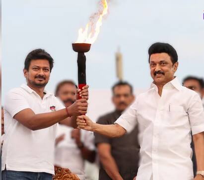 Dravidian model TN govt that respects the sentiments of teachers: Udhayanidhi Stalin ஆசிரியர்களின் உணர்வுக்கு மதிப்பளிக்கும் திராவிட மாடல் அரசு.. என்றும் உறுதுணையாய் இருப்போம்: உதயநிதி உறுதி