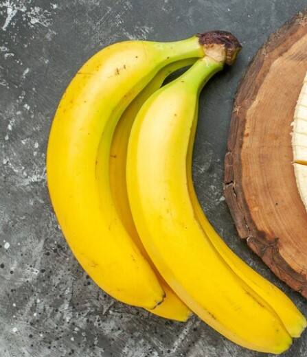 How to know whether bananas are ripe naturally or with dangerous chemicals like carbide? In fact, naturally ripe banana is not only tasty but also beneficial for health. Such bananas have black spots and are light brown in colour. Their peel is stained and is dark yellow in colour.