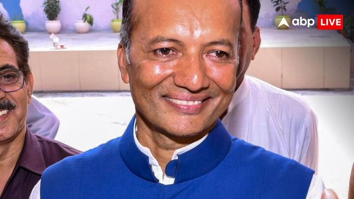 नवीन जिंदल ने बताया कि उनकी मां का कहना है कि उनके चुनाव लड़ने का उद्देश्य एक ही है कि हिसार का विकास हो और वो जिंदल साहब के सपनों को पूरा कर सकें.