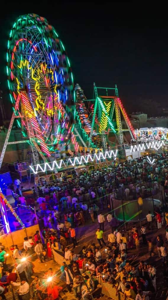 दिल्ली की इन जगहों पर लगता है बेहद खूबसूरत दशहरा मेला