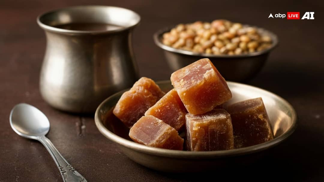 The combination of jaggery and gram assists in strengthening your muscles read full article in hindi शरीर को कई गुना ताकतवर बना देगा गुड़ और चने का नाश्ता, जान लीजिए फायदे