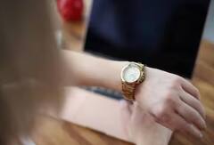 Karwa Chauth 2024 Gifts: કરવા ચોથ પર આપો આ યુનિક ગિફ્ટ્સ, ચાર ગણો વધી જશે પત્નીનો પ્રેમ