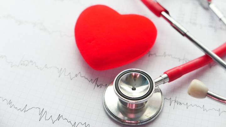 2. Boosts Heart Health: High in healthy fats, especially polyunsaturated fats, sesame seeds help lower cholesterol levels and support heart health. (Image Source: Canva)