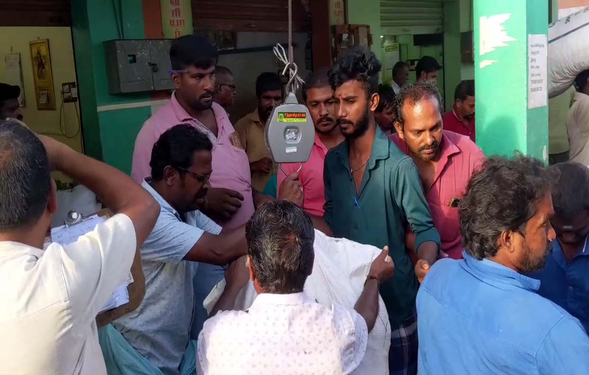 ஆயுத பூஜை , முகூர்த்த நாட்கள்...திண்டுக்கல்லில் பூக்கள் விலை மற்றும் விற்பனை நிலவரம் இதோ