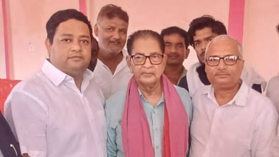 Phoolpur ByPolls 2024: सपा से फूलपुर सीट पर मुजतबा सिद्दीकी ने ठोकेंगे ताल, PDA वोटर्स को साधने की कवायद Phoolpur ByPolls 2024: सपा से फूलपुर सीट पर मुजतबा सिद्दीकी ने ठोकेंगे ताल, PDA वोटर्स को साधने की कवायद