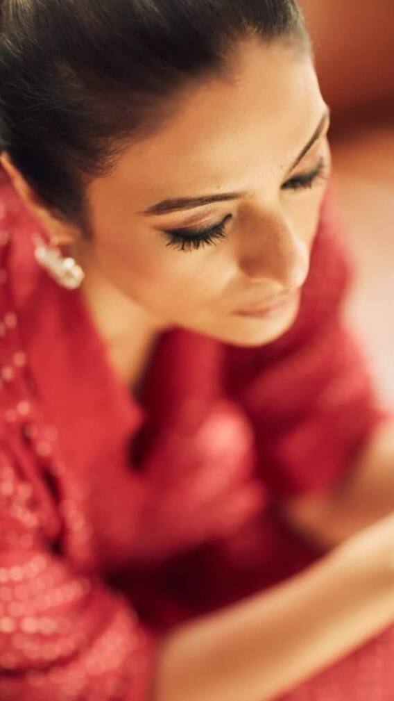 छोटी सी उम्र में इस हसीना संग सुपरस्टार एक्टर ने की थी जबरदस्ती!