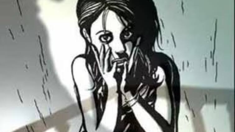 School student dies after taking medicine for abortion boyfriend arrested in namakkal Crime: கருக்கலைப்பு மருந்தை உட்கொண்ட +2 மாணவி மரணம் - பெற்றோர் கதறல், காதலன் கைது