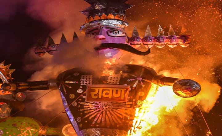 Dussehra 2024: દશેરાના દિવસે રાવણ દહનની પરંપરા વર્ષોથી ચાલતી આવે છે, વિજયાદશમીના દિવસે સૂર્યાસ્ત પછી રાવણનું દહન કરવું જોઈએ. જાણો દશેરા 2024માં રાવણ દહનનો યોગ્ય મુહૂર્ત શું છે.