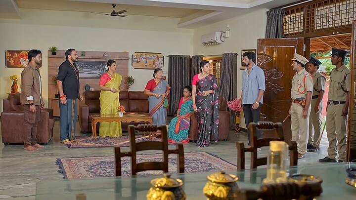 వాడెవడో చెబితే నేనే చంపేస్తా అని ఊగిపోతాడు మహదేవయ్య.. మీ పెద్దకొడుకు రుద్ర అని చెప్పేస్తుంది సత్య. అదే విషయం రేణుకని పోలీసులు అడిగితే.. అంతా అబద్ధం  అని తన భర్తే తనని సేవ్ చేశాడని చెబుతుంది. దీంతో ఇంట్లో అందరూ సత్యపై రివర్సవుతారు. పోలీసులు వెళ్లిపోతారు