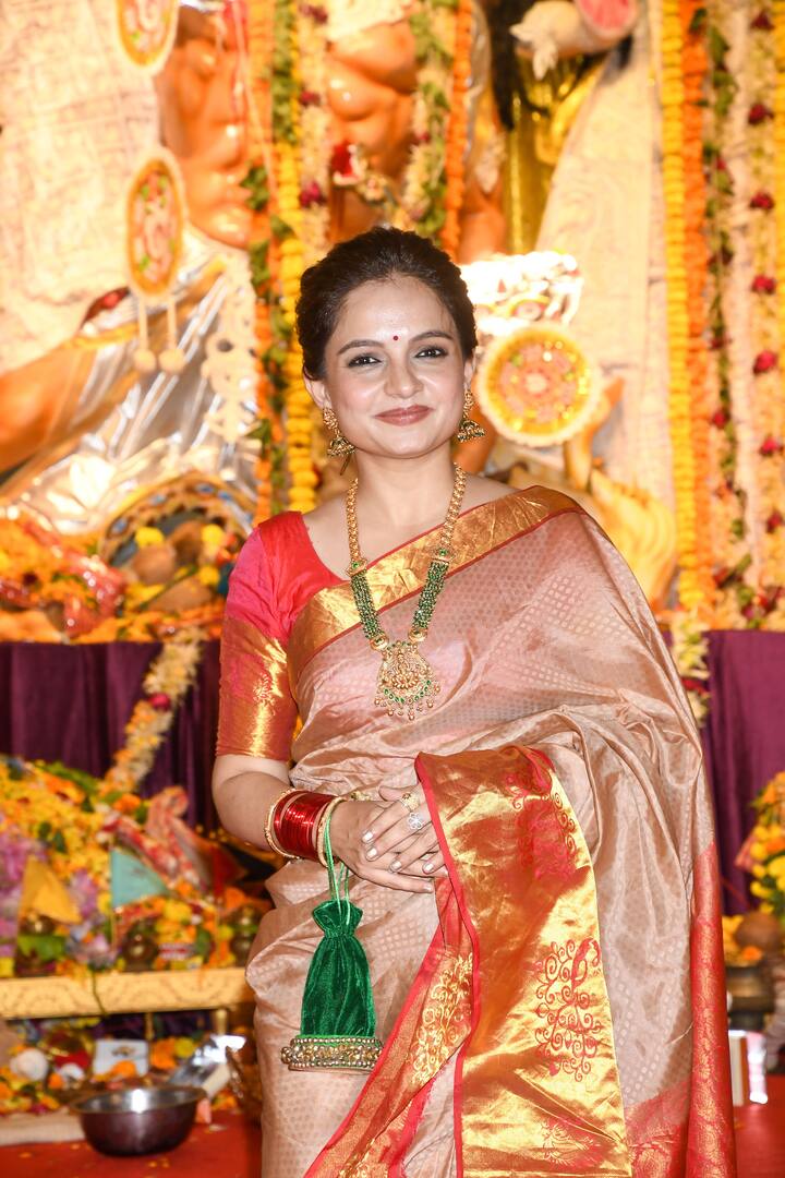 TV actor Giaa Manek showed up in a beautiful silk saree.