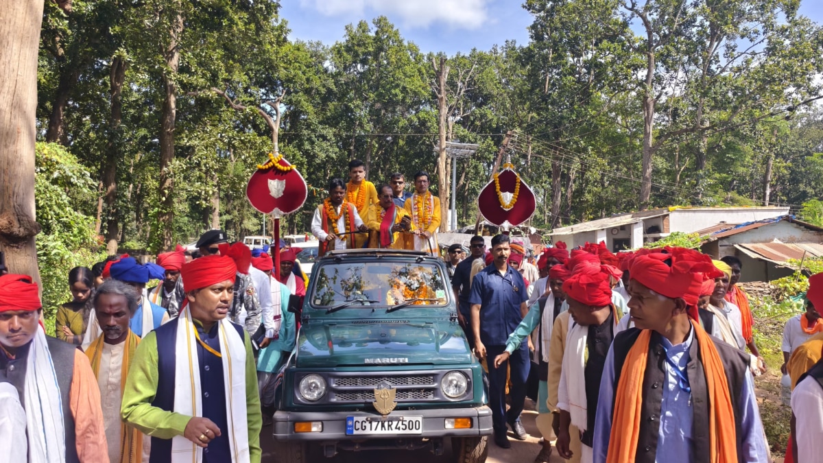 छत्तीसगढ़: सर्गीपाल गांव में बेल पूजा के दिन होती है अनोखी रस्म, बस्तर के राजकुमार खुद आते हैं गाजे बाजे के साथ