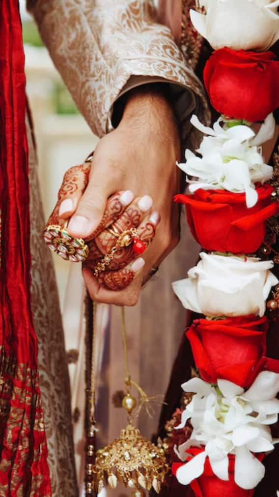 अब शादी नहीं कर पाएंगे पाकिस्तानी, सरकार ने लगा दी रोक!