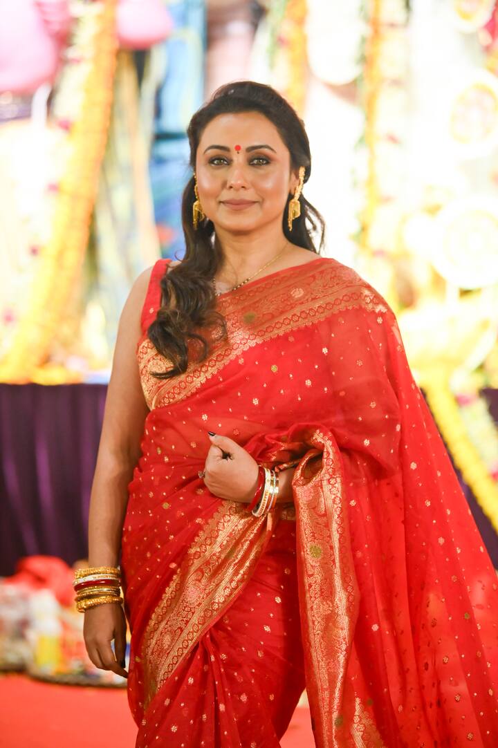 Sarbojanin Durga Puja Pandal in North Bombay was the venue of the pujo pandal.