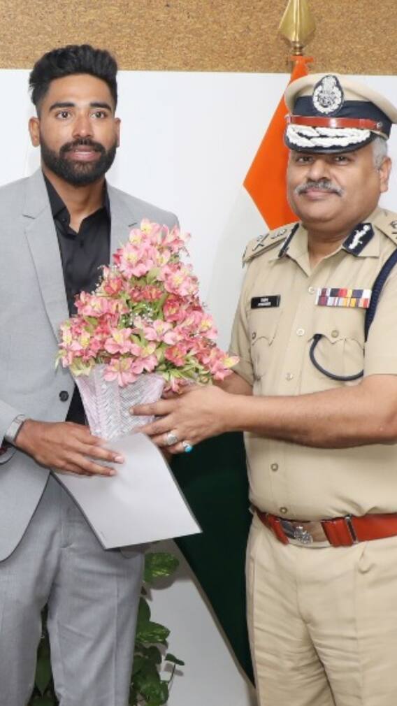 सिराज से पहले टीम इंडिया के ये खिलाड़ी भी कर चुके हैं पुलिस की नौकरी
