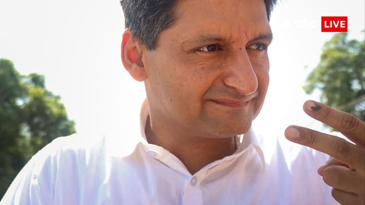 भाजपा नेता योगेंद्र सिंह राणा से असंध विधानसभा सीट हारे पूर्व विधायक शमशेर सिंह गोगी ने हुड्डा पिता-पुत्र पर आरोप लगाया है. जोगी ने कहा कि कांग्रेस हारती नहीं, लेकिन चुनाव तो ‘हुड्डा कांग्रेस’ लड़ रही थी और वह हार गए. उन्होंने किसी को विश्वास में नहीं लिया.