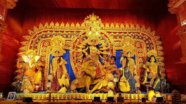 Ekdalia Evergreen is located in the vibrant Gariahat area of Kolkata, a hub of cultural and festive activities. Recognised as one of the most iconic pandals in the city, it has been an integral part of Kolkata's Durga Puja celebrations for over eight decades. (Image source: Facebook/ Pranit Paul)