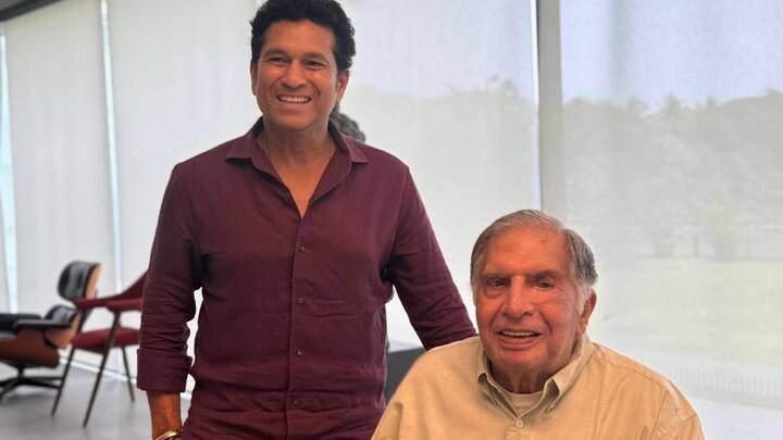 When two legends met: Cricket star Sachin Tendulkar  also joined the numerous social media users in paying tribute. 