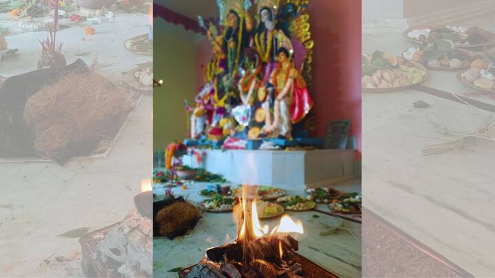 তন্ত্র মতে হয় এই পরিবারের দুর্গাপুজো। ষষ্ঠীর রাত পেরিয়ে ভোরের দিকে হয় ষষ্ঠী পুজো। এরপর হয় নবপত্রিকা স্নান। সপ্তমীতে হয় পাঁঠাবলি। এরপর সপ্তমী, সন্ধি পুজো এবং নবমীতে পাঁঠাবলি দেওয়ার রীতি আছে। দেওয়া হয় সাত মণ আতপ ভোগ।