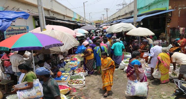 Ayutha Pooja 2024 sales of puja items are brisk in Madurai - TNN Ayutha Pooja 2024: மதுரையில் ஆயுத பூஜையை முன்னிட்டு பூஜைபொருட்கள் விற்பனை விறுவிறுப்பு