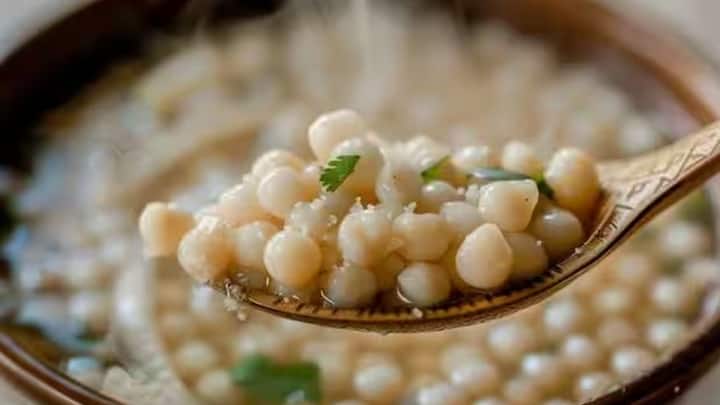 সাবুদানা অনেকক্ষেত্রেই হজমের সমস্যা তৈরি করে। ফলে বুঝেশুনে খাওয়াই উচিত সাবুদানা। ডায়াবেটিস রোগীদের না খেলেই ভাল।