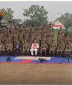 Dussehra 2024 : राजनाथ सिंह सेना के जवानों के साथ विजयादशमी मना रहे | Rajnath Singh | #shorts